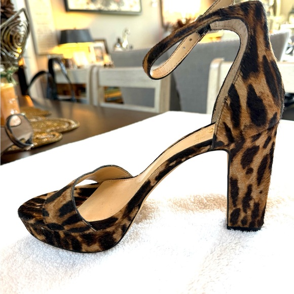 Vince Camuto (Never Worn) Suede Leopard Print Block Heel Sandals - Size 8 - Picture 4 of 12